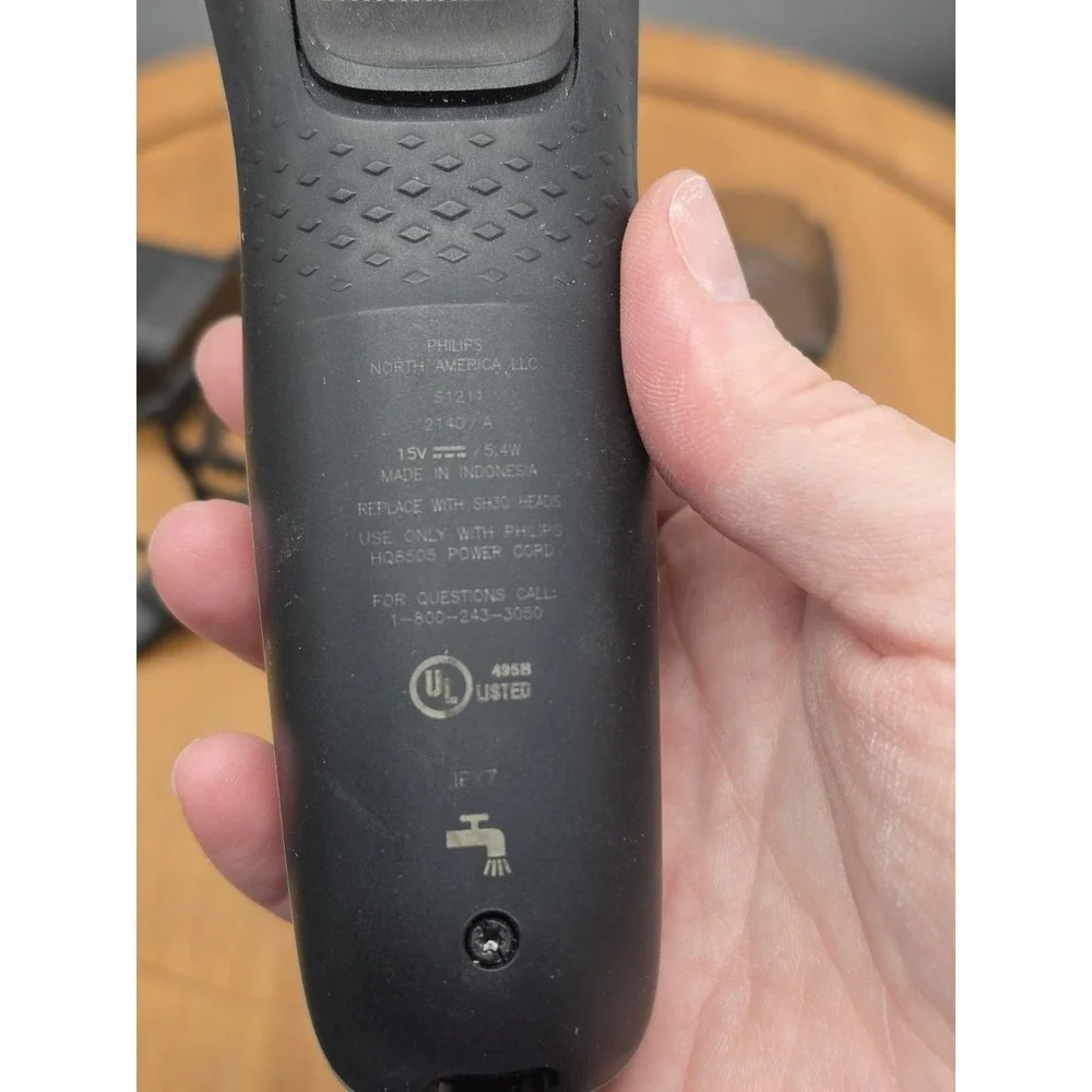 Philips Norelco Series 2000 Cordless Men's Trimmer Shaver Beard‎